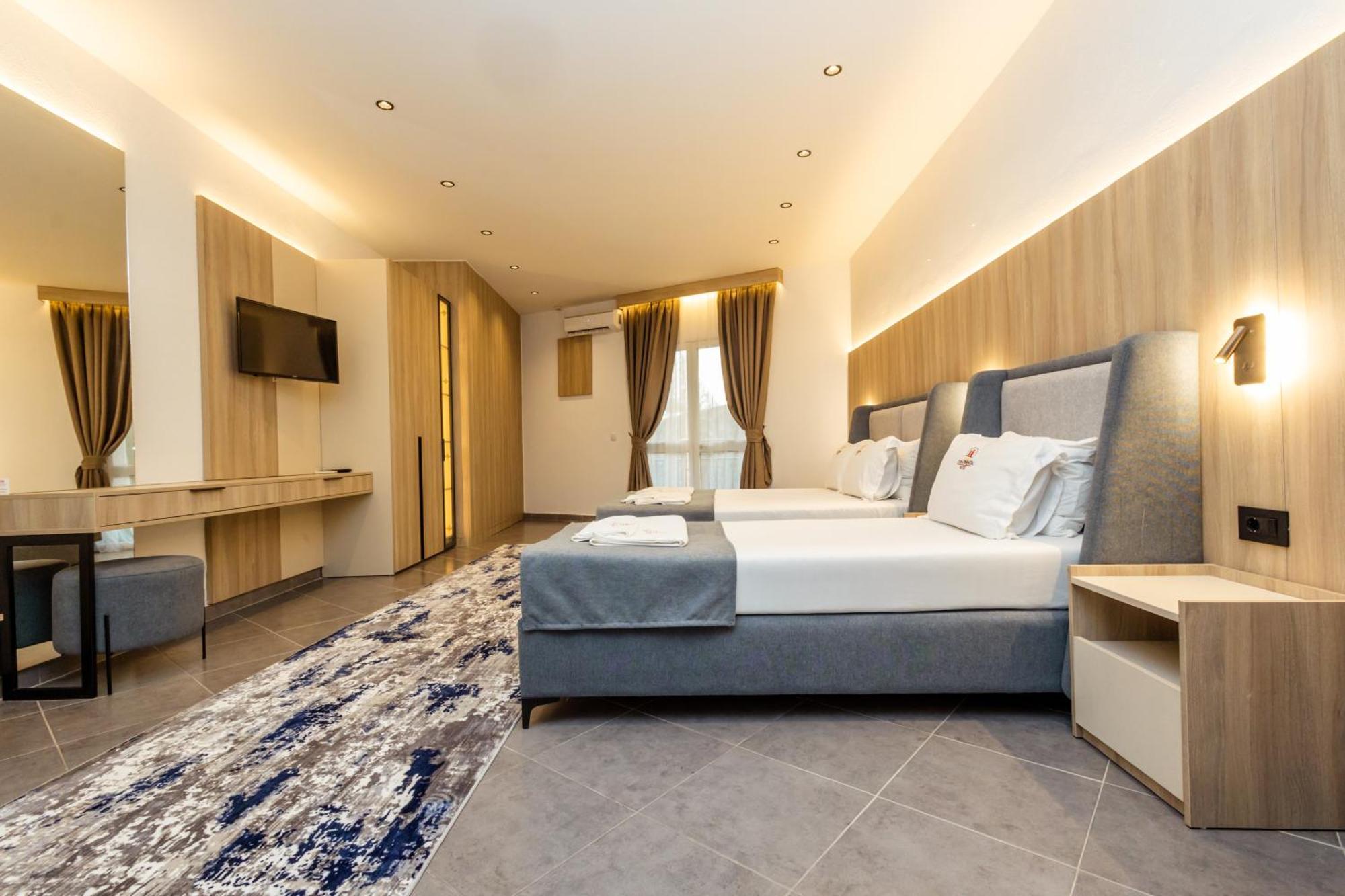Continental Hotel Ülgün Dış mekan fotoğraf